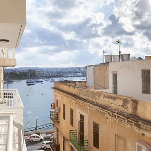Seaside View Close To Ferries By Jl Appartamento Sliema