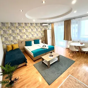 Star With Free Parking Daire