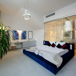  Lägenhet Karoly Corner Residences